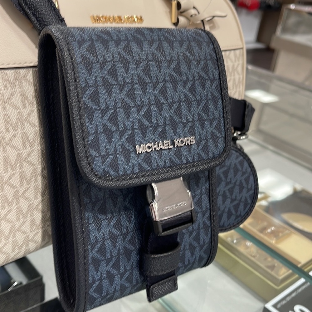 Michael Kors Cooper Slim Phone Crossbody Bag Coin Pouch MK Logo ADMRL/PLBLUE
NWT - Picture 15 of 16